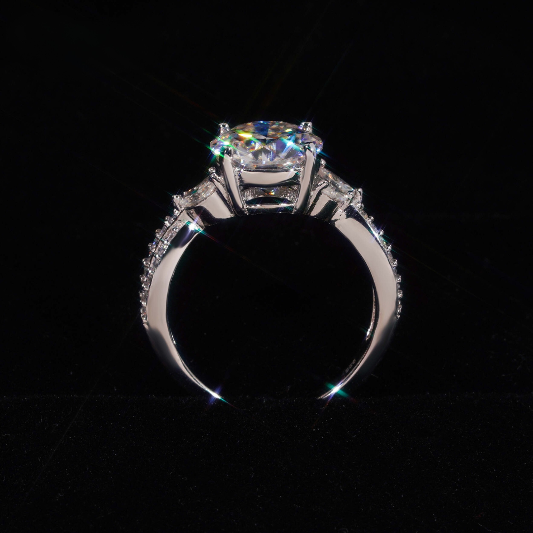 CROWN OF ICE VVS1 18K White Gold Ring