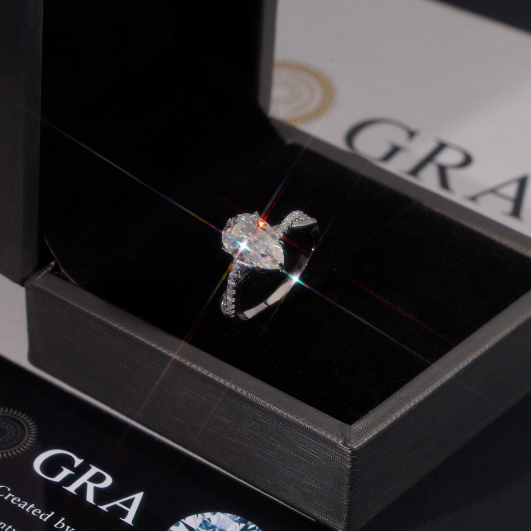 CROWN OF ICE VVS1 18K White Gold Ring