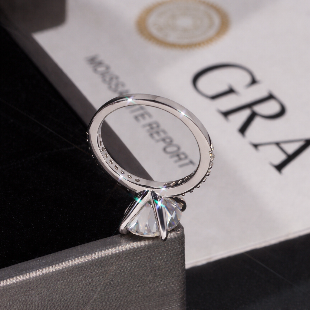 CLEAN ICE VVS1 18K White Gold Ring