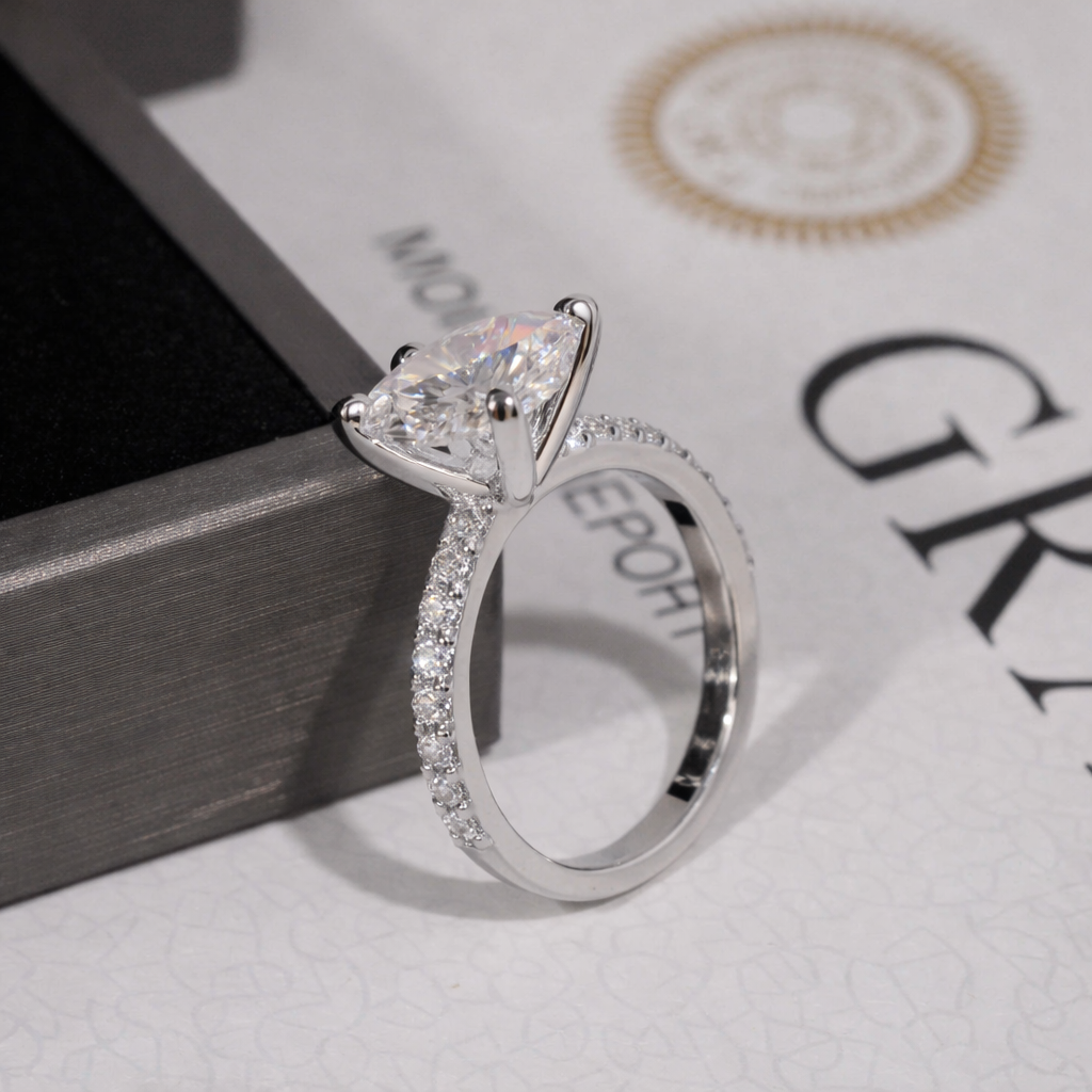 CLEAN ICE VVS1 18K White Gold Ring