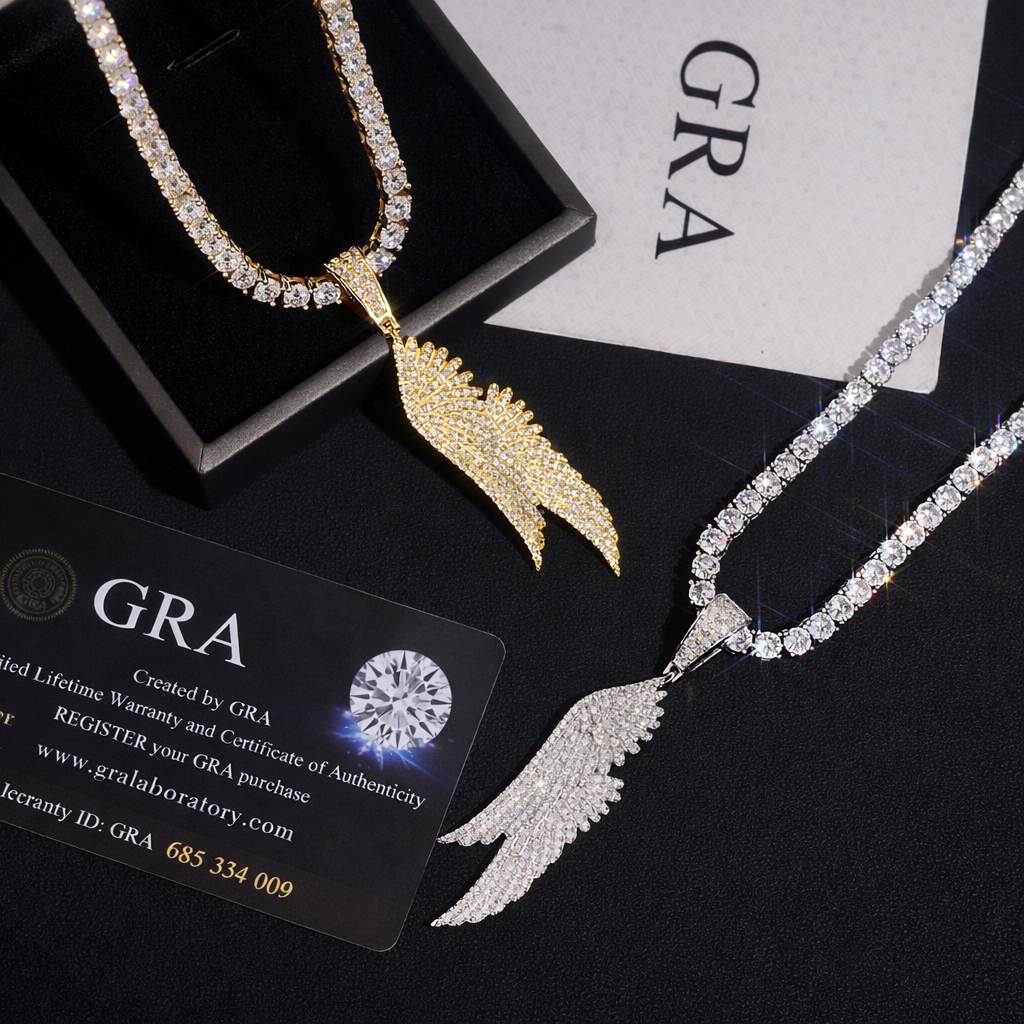 WING OF ICE VVS1 18K White Gold Pendant