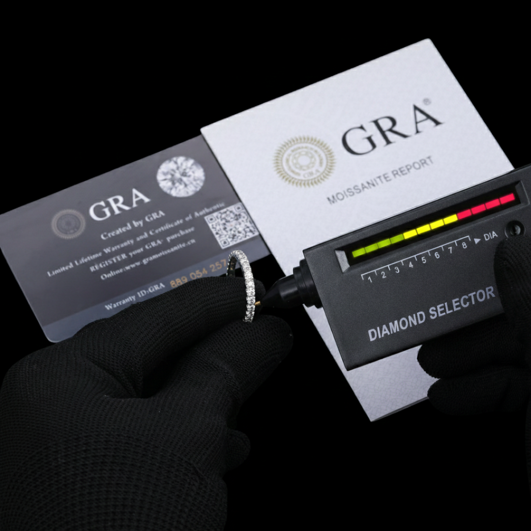 RING OF ICE VVS1 18K White Gold